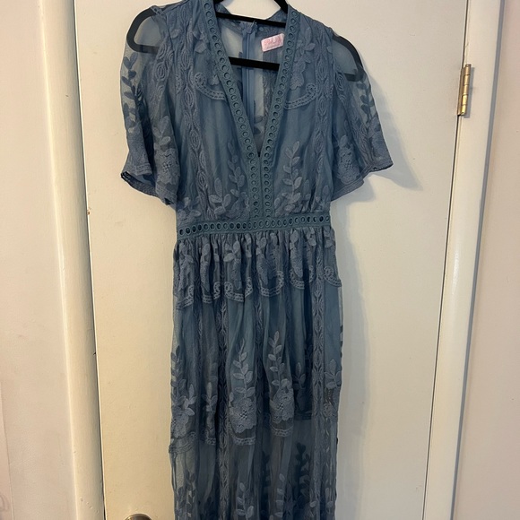 Pink lily blue romper with lace detail. Size small. - Picture 2 of 4